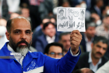 جمعی از کارگران سراسر کشور بمناسبت هفته کارگر با حضرت آیت‌الله خامنه‌ای رهبر معظم انقلاب اسلامی دیدار می‌کنند.