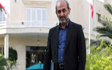 زمان مناظرات انتخاباتی تغییر نمیکند رییس سازمان صدا و سیما در پاسخ به این سوال که آیا زمان مناظره پایانی نامزدها به دلیل همزمانی با جشن غدیر تغییر خواهد کرد، گفت: جدول مناظرات نهایی شده و تغییری نخواهد کرد.