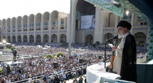 ترجمه خطبه عربی رهبر انقلاب در نماز جمعه تهران رهبر انقلاب در بخش عربی خطبههای نماز جمعه امروز تهران، گفتند: اداء دِین به لبنان مجروح و خونین، وظیفهی ما و وظیفهی همهی مسلمانها است.