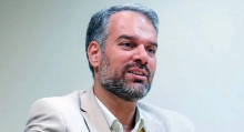 جلال رشیدی کوچی، نماینده سابق مجلس گفته است: اتابک، وزیر فعلی صمت از دولت کنار گذاشته خواهد شد چرا که از عهده اداره وزارتخانه بر نمی‌آید.