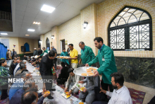 تغذیه افطار و سحر از دیدگاه طب ایرانی همزمان با شروع ماه مبارک رمضان و روزهداری، سیستم تغذیهای بدن دچار تغییراتی میشود که بهتر است نکاتی را در همین ارتباط رعایت کنیم.