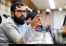 فتنه‌گران ۸۸ با بهره‌گیری از رسانه‌های داخلی و خارجی، تحریف حقایق و تحریک احساسات عمومی، تلاش کردند اعتماد مردم به نظام را خدشه‌دار کنند. آنان با شعار دموکراسی و عدالت، اراده ملت را زیر پا گذاشتند و ثبات کشور را تهدید کردند