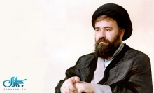 سید احمد خمینی در عین این که چنین از رهبری دفاع می‌کند، به تدریج از سال 70 به منتقدی دلسوز در برابر دولت اکبر هاشمی رفسنجانی تبدیل می‌شود. پس از انتخابات ریاست جمهوری 68 با پیروزی شخصیتی شناخته شده چون هاشمی رفسنجانی، قرار بود اقتصاد کشور در مدت 4 و یا نهایتاً 8 سال سامان یابد و ایران به تعبیر  رئیس دولت وقت «ژاپن اسلامی» شود.