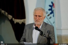 دست واعظی از کار بزرگ خالی بود/ پژمانفر اثبات کرد وزارتخانه در توسعه اینترنت ملی کارشکنی می کند/ این وزیر اگر استیضاح شود قطعا می افتد! حاج آقای پژمانفر انصافاً کار کرده بود و با صلابت و استدلال و مطالبه کارشناسانه نشان داد که وزارت در اجراي طرح شبکه ملی اطلاعات تعلل می ورزد، کار شکنی می کند و اعتقاد ندارد.