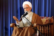 آیت الله جوادی آملی: مشکلات کشور از بی عرضگی مسؤولان است/ همه چیز را ناشی از تحریم ها ندانید بسیاری از گرانی ها محصول اختلاس ها، دزدی ها و بیکاری ها است و مسؤولان سعی نکنند همه مشکلات را به گردن تحریمها بیاندازند/ متأسفانه برخی بعد از پذیرش مسؤولیت در کشور دائما اسلامی حرف میزنند و غیر اسلامی یا ضد اسلامی عمل میکنند.