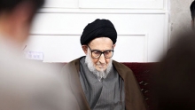 اسم‌ ائمه معصومین علیهم السلام صریحاً در قرآن نیست. این خودش بحثی دارد. در قرآن کلیات بیان شده و جزئیات به پیغمبر(ص) واگذار شده است. قرآن فرموده است نماز بخوانید، اما نگفته نماز چطوری است. گفته حج را به جا بگذارید اما نگفته مراحل آن چیست. امامت هم به‌صورت کلی آمده، اولی‌الامر آمده و جزئیات آن را پیغمبر(ص) معین کرده که در روز غدیر هم دست امام علی(ع) را گرفت. اعتقاد کافی نیست، عمل لازم است. تا عمل نکنیم نمی‌شود.