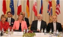 وزیر خارجه ایران و مسئول سیاست خارجی اتحادیه اروپا و معاونانشان در دو نشست جداگانه و در هفتمین روز تمدید یک هفته ای توافق ژنو به گفت و گو نشستند.
