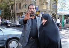 ماجرای هفت‌تیرکشی محافظ خانواده هاشمی در روز روشن در پایتخت ایران به‌خاطر خودرویی که متعلق به همسر یاسر هاشمی، فرزند حجت‌الاسلام اکبر هاشمی‌رفسنجانی است؛ برای افکار عمومی در ایران مذموم است! ظاهر ماجرا حقیقتا هیچ تفاوتی با روایاتی که درباره سلوک و رفتار اشراف و شاهان در میان مردم گفته شده، ندارد! در کنار تبعیض آشکار، برآورد دیگر جامعه ایرانی از چنین رفتارهایی، «نبود امنیت» است!