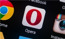 شرکت اپرا برنامه وی پی ان خود را برای بلوکه کردن تبلیغات، جلوگیری از ردگیری کاربران تلفن همراه و دسترسی ساده تر به وب سایت‌های مختلف برای آیفون عرضه کرده است.