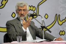 شرط اول الگو گیری از عاشورا این است که تکلیف خود را با جبهه مقابل مشخص کنیم. از صف اول تا آخر باید این دشمن را بشناسیم تا بتوانیم با آن مقابله کنیم و بصیرت یعنی این که اگر جایی دشمن خوشحالی میکند حساس بشویم. اگر دشمن از مساله ای راضی می شود باید بفهمیم این چه موضوع مهمی است و هوشیار باشیم.