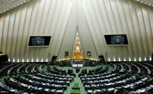 نماینده مردم گچساران در مجلس از نامه جمعی از نمایندگان به رییس‌جمهور برای استعفای وزرای کار و رفاه خبر داد.