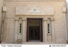 سفارت ایران در هند درحالی بدون سفیر است که دهلی‌نو از مشتریان اصلی نفت ایران است و آمریکایی‌ها دیپلماسی فعالی را برای اثرگذاری بر این کشور برای همراهی با تحریم‌ها درپیش گرفته‌اند.