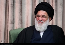 
یک عضو دفتر آیت‌الله هاشمی شاهرودی ادعای طرح شده در برخی شبکه‌های اجتماعی مبنی بر رحلت آیت‌‌الله هاشمی شاهرودی را تکذیب کرد.
