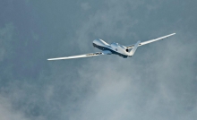 
رسانه های روسی از ساقط شدن یک پهپاد ناشناس برفراز پایگاه حمیمیم توسط ارتش این کشور خبر دادند.