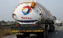سکوت سینهچاکان FATF در قبال پرونده رشوه توتال/ راستیآزمایی مدعیان FATF با پرونده بزرگ پولشویی در شرایطی که پرونده رشوه سنگین توتال به باند «مهدی هاشمی» در فرانسه دوباره به جریان افتاده، از سینه چاکان دروغین مبارزه با پولشویی و FATF انتظار میرود نسبت به معلوم کردن سرنوشت آن پولهای بزرگ و مسیر پولشویی آن بررسی و روشنگری کنند.