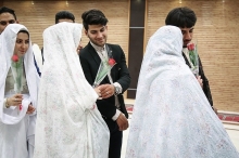 ازدواج دختران در سنین پایین؛ آری یا خیر؟/ فراکسیون زنان با ایجاد محدودیت سنی، مقدمات افزایش سن ازدواج و پیری جمعیت را فراهم میکند جای بسی تأسف دارد که فراکسیون زنان مجلس بدون بررسی کارشناسی ازدواج های پایدار با ایجاد محدودیت سنی، مقدمات بحران خاموش افزایش سن ازدواج و پیری جمعیت را فراهم میکنند.