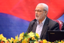 شما که معتقد بودید ما باید بجای این که قدرت برتر منطقه باشیم بلکه باید به دنبال منطقه قدرتمند باشیم و قدرت را از سایر دولتهای بعضا متخاصم منطقه التماس کنیم و امروز پوچ بودن نظریه شما به اثبات رسید.
