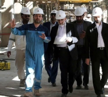 قبلا درباره لزوم جایگزینی فروش نفت خام با احداث پالایشگاه و پتروپالایشگاه ها جلساتی در دفتر داشتیم. آن زمان هنوز اسمش دولت سایه نشده بود ولی جلسات بررسی ها و پیگیری ها برقرار بود.