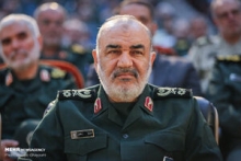 دستور فرمانده سپاه برای اعزام دو فروند بالگرد به گچساران سخنگوی سپاه از دستور فرمانده کل سپاه برای اعزام دو فروند بالگرد برای مهار آتش سوزی جنگلها و مراتع گچساران و جلوگیری از گسترش و یا شعله ور شدن مجدد آتش خبر داد.