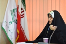 گفتمان حقوق زن و مرد؛ عدالت یا تساوی؟/ جریان دفاع از حقوق زنان در بطن تفکر الهی وجود داشته است/ قرار نیست ما غرب را به صورت کلی نفی و طرد کنیم/ زن باید در عین حفظ شئون اسلامی، به سمت فعالیت و درخشش خود هدایت شود استاد دانشکدۀ حضرت زینب(س) گفت: انقلاب اسلامی ظرفیتی را ایجاد کرد که نگاه جدیدی به مسألۀ زن در دنیا شکل گیرد. نگاه رهبران انقلاب اسلامی به یک زن، نگاهی از جنس فعال و اثرگذار، هنرمند، متدین و انقلابی است.