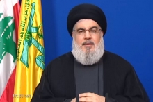 موشکهایمان را بین خانهها مخفی نمیکنیم/ هدف آمریکا احیای داعش برای تداوم حضور در منطقه است/ نمیپذیریم که فرانسه قیم لبنان باشد دبیرکل حزب الله لبنان تاکید کرد: آمریکا برای باقی ماندن در منطقه تحت پوشش ائتلاف بین المللی مبارزه با داعش تلاش میکند، که در حقیقت هدف این کشور احیای داعش در منطقه است.