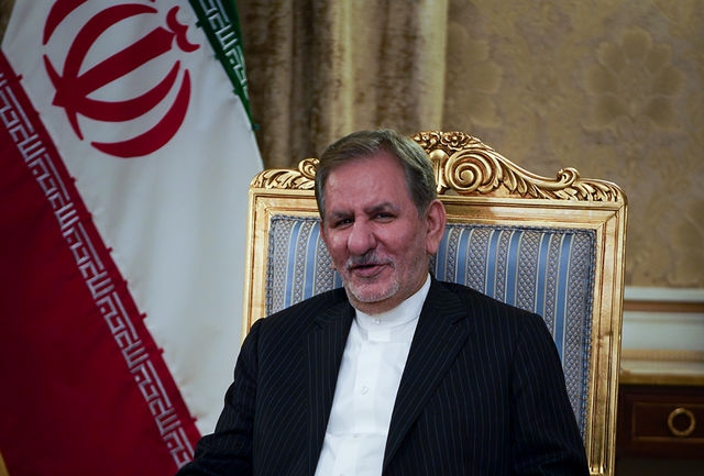 ادعای کذب معاون اول رئیس جمهور/ آیا جهانگیری تفاوت قطعنامهی فصل هفتمی و مادهی ۴۲ را نمیداند؟ در حالی که در دو قسمت از قطعنامهی 1929 بر عدم استفاده از زور (عدم استفاده از اختیارات مادهی 42) برای اجرای قطعنامه تصریح شده باز هم دولتمردان ادعاهای خود را تکرار میکنند.
