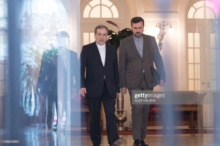 دستاورد عملیاتی کمیسیون مشترک برجام: تقریباً هیچ! اخبار منتشر شده از نشست نشان می دهد که مذاکرات روزهای اخیر همانگونه که پیشبینی میشد هیچ دستاورد عملیاتی نداشته است چرا که هدف آمریکا از حضور در وین نه لغو تحریمها بلکه مذاکره برای امتیاز گیری بیشتر است.