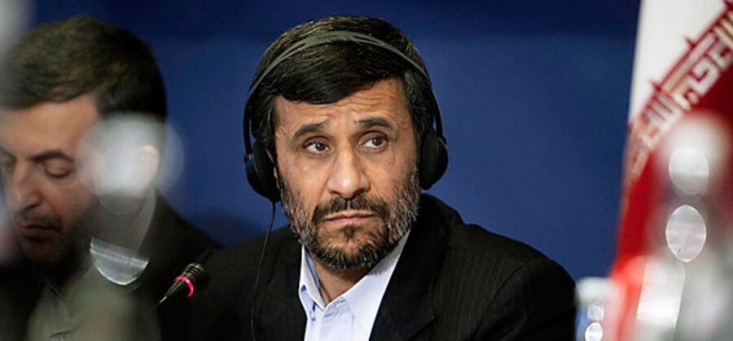 احمدینژاد در مصاحبه با یک شبکه آمریکایی: ترامپ با بخشی از دولت پنهان آمریکا تقابل دارد/ اگر ایران و آمریکا در کنار هم قرار بگیرند یک انرژی عظیمی در دنیا ایجاد میشود/ به بایدن هم نامه نوشتم! احمدینژاد قبلا هم با حمله به توافق راهبردی ایران و چین، سکوت حمایت آمیز از لوایح استعماری مرتبط با FATF و حتی سکوت در زمان انعقاد برجام و انتقاد از سیاستهای منطقهای حاج قاسم مواضع اشتباه خود را به نمایش گذاشته بود.