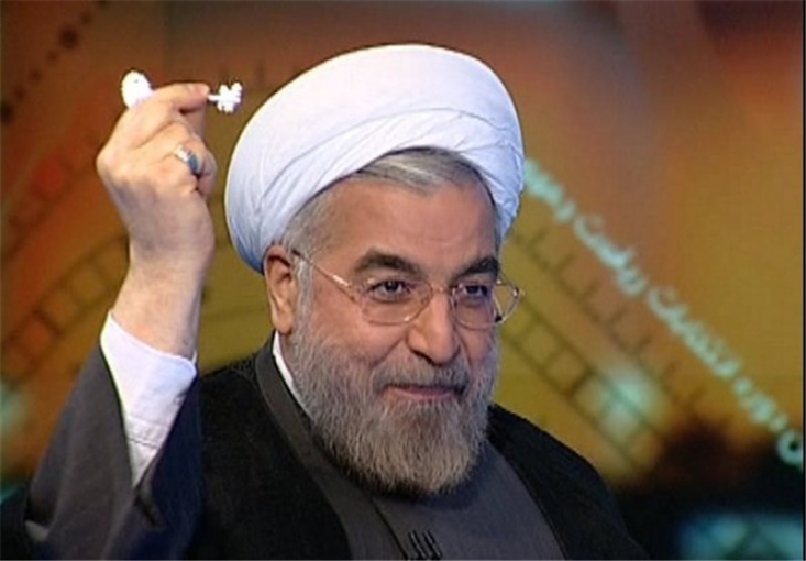 مجمع ناشران انقلاب اسلامی خطاب به روحانی: آقای رئیس‌جمهور! قیمت کاغذی که در روز مراسم تحلیف شما در مردادماه سال ۱۳۹۲، به‌طور میانگین، ۷۰هزار تومان به‌ازای هربند بود، به حدود ۸۰۰ هزار تومان رسیده است. 