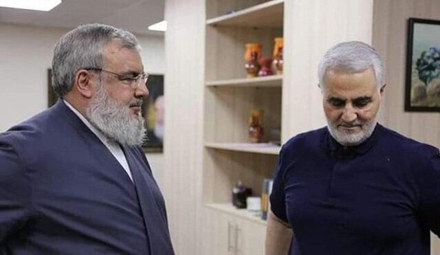 سفر ناگهانی و چند ساعته حاج قاسم به لبنان قبل از شهادت/ ماجرای خداحافظی سردار سلیمانی با سید حسن نصرالله از زبان نعیم قاسم شیخ نعیم قاسم ، معاون دبیرکل حزب الله لبنان در این مستند تاکید می کند که تنها سید حسن نصرالله و یک مقام نظامی لبنانی از سفر شهید سلیمانی به بیروت خبر داشتند.