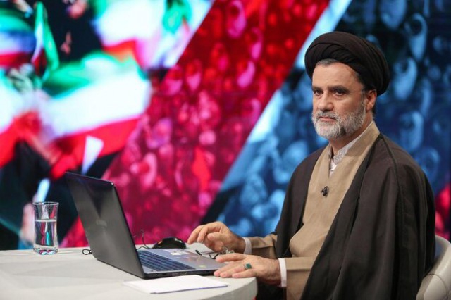 دولت در توافق با گروسی اجازه داد که سه ماه دیگر تحریمها بماند/ روحانی و ظریف استاد بدهکار کردن ملت ایران هستند/ «دیپلماسی التماسی» چگونه دوباره ایران را در جایگاه بدهکار نشاند؟ ما الان طلبکاریم.آمریکا و غرب میدانند ما تعهداتمان را انجام دادهایم اما اینها انجام ندادهاند پس باید انجام دهید و تحریم را بردارید. اما الان آقای ظریف و روحانی کاری کرده اند که شدهایم بدهکار و آمریکاییها میگویند توپ در زمین ایران است!
