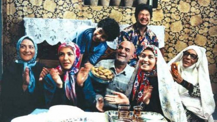طنزهای اجتماعی، همچنان در قله محبوبیت/ «نه» بزرگ مردم به کمدیهای منزوی آپارتمانی دهه ۹۰ دهه ۹۰ درحالی سپری شد که با وجود افزایش تولیدات تلویزیون، به مسائل مربوط به طبقه ضعیف جامعه کمتر توجه شد و کمدیهای آپارتمانی در دستور کار صدا و سیما قرار گرفت.