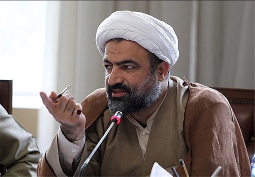 شفافیت آراء، شرط تحقق مجلس انقلابی/ چرا نمایندگان از «رأی علنی» استقبال نمیکنند؟ در هفته گذشته، طرح «شفافیت آرای نمایندگان» در دستور کار صحن علنی مجلس قرار گرفت. دو فوریت این طرح ۱۶۸ رأی را به دست آورد اما ۲۴ ساعت بعد، در زمان تصویب کلیاتش ۱۷ رأی از آن کاسته شد و نتوانست دو سوم آرا را برای تغییر آییننامه داخلی به دست بیاورد!