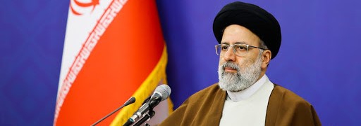 آیت الله رئیسی با بیان اینکه حضرت زهرا (س) با خطبه آتشین خود نفاق را از چهره نفاق کنار زد و فتنه گران را برملا کرد از یوم الله 9 دی به عنوان روزی یاد کرد که ملت ایران با تأسی به آن حضرت عشق خود به ولایت و ایستادگی در برابر نظام فتنه را به نمایش گذشتند.

