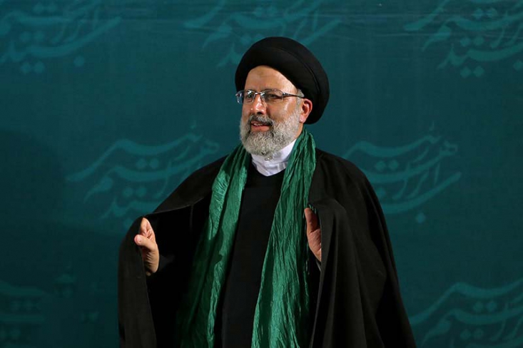 آیتالله رئیسی برای انتخابات ریاست جمهوری نامزد شد آیتالله رئیسی، ساعتی قبل از ورود به ستاد انتخابات کشور، بیانیه اعلام حضور خود را منتشر کرد.