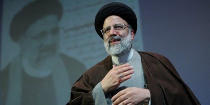 دعوت جمعی از نخبگان و اساتید ایرانی ساکن آمریکا از آیتالله رئیسی آنچه باعث نگارش این نامه و دعوت از جنابعالی برای شرکت در انتخابات شده، وضعیت نابسامان کشور در حوزه سیاستهای داخلی و خارجی است. در حال حاضر معضل بیکاری و تداوم رکود از اساسیترین مشکلات اقتصادی ایران است و آینده جوانان در پردهای از ابهام قرار دارد.