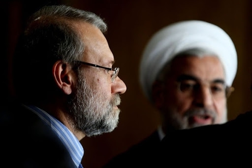 جاده صاف کن سیاستهای حسن روحانی در انتخابات ثبتنام کرد/ علی لاریجانی به دنبال تشکیل دولت سوم روحانی لاریجانی با حضور در ستاد انتخابات وزارت کشور و اعلام نامزدی برای انتخابات، دوباره به متن سیاست کشور بازگشت تا به مردم بگوید سایه خانواده لاریجانی به این زودیها از سر کشور کم نخواهد شد.