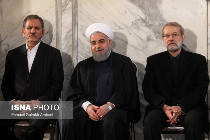نامزدهای نزدیک به دولت پشت درب انتخابات متوقف شدند/ آیا ثبتنام کاندیداهای مسالهدار تله حامیان دولت برای کاهش مشارکت بود؟ هیچ یک از نامزدهای اصلی مورد حمایت جریان نزدیک به دولت، شرایط حضور در انتخابات را نداشته و با نظر مساعد شورای نگهبان تنها صلاحیت دو تن از نامزدهای جریان حامی دولت با شرایط حداقلی احراز شده است.