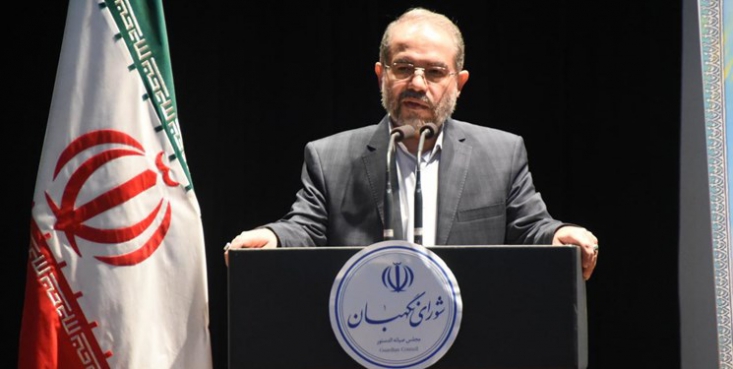 تحصیل فرزند مسئولان در برخی کشورها در عدم احراز صلاحیت تاثیر دارد/ ممکن است پرونده ای در گذشته دارای اشکالی بوده، اما این اشکال رفع شده باشد/۴ ساعت بحث درباره یک نامزد و سه بار بررسی و رأی گیری پرونده یک داوطلب هر تصمیمی که در شورای نگهبان میگیریم باید با حداقل ۷ رأی به تأیید برسد. مثلاً اگر به هر دلیلی یکی از اعضاء غایب باشد همچنان معیار تصمیم گیری اکثریت مطلق ۷ رأی باید به یک تصمیم ابراز شود.