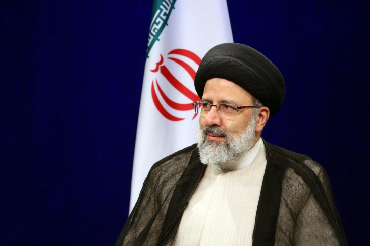 جوانان گلهمند انتقام دولت فعلی را از آینده نگیرند/ با بیش از ۱۰ اندیشکده برای تدوین برنامهای جامع در ارتباط هستیم/ مساله ازدواج، اشتغال و مسکن جوانان سه محور مهم برنامه اقتصادی ما است رئیسی گفت: دولت ما دولت تحول و دولت مردمی خواهد بود و به مردم نقش خواهد داد و این تحول تحولی نیست که دولتمردان بنشینند و در اتاقی دربسته برنامه ریزی برای بخشهای دیگر کنند بلکه مردم باید در این دولت نقش آفرینی کنند.