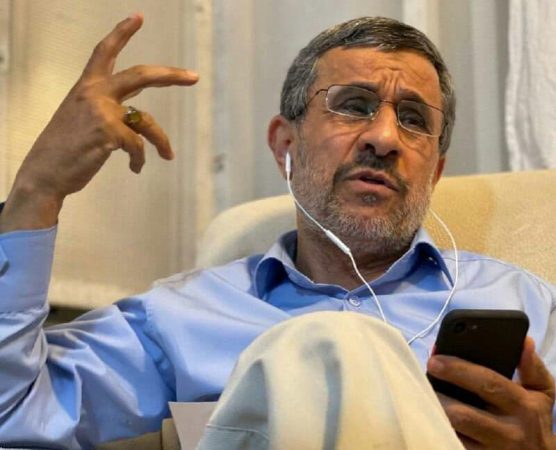 انتخابات ۱۴۰۰ و بیآبرویی احمدینژاد و موسوی احمدی نژاد با سیانبیسی آمریکا، رادیو فرانسه و شبکه العربی قطر مصاحبه کرد و در همه آنها به زیر سوال بردن انتخابات به دلیل عدم حضور خودش در میان نامزدها پرداخت.