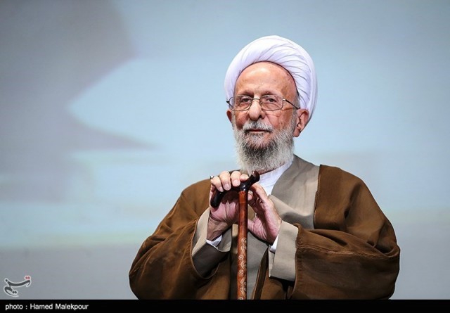 نامه دانشجویان تشکلهای انقلابی به دادستان کل کشور درباره برخورد قانونی با هتاکی به علامه مصباح یزدی (ره) + لینک امضا با استناد به بند الف اصل ۳، بند دوم اصل ۱۵۶ قانون اساسی و با تمسک به قاعده «التعزیر لکل عمل محرم» در راستای ایجاد محیط سالم اخلاقی و دفاع از حقوق معنوی عامه مردم و جلوگیری از گسترش آزادیهای نامشروع اقدامات و پیگیریهای لازم را انجام دهید.
