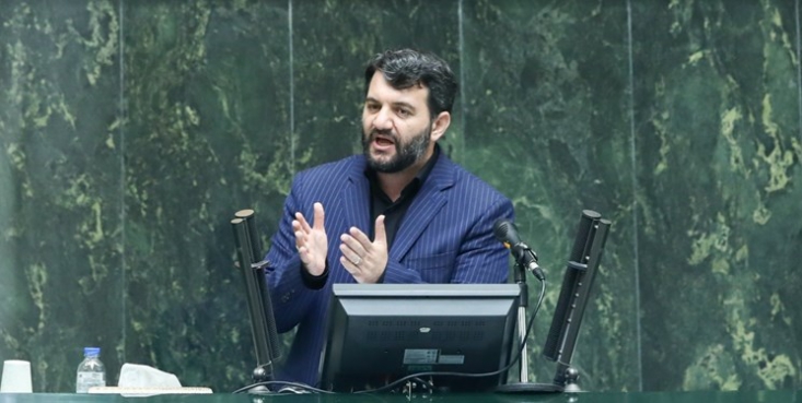 اولین اقدام من فسادزدایی از مجموعههای اقتصادی خواهد بود/ تمام مدیران مفسد و رانتی اخراج میشوند/ به انقلاب در نظام رفاه اجتماعی نیاز داریم وزیر پیشنهادی تعاون، کار و رفاه اجتماعی گفت: وزارت تعاون، کار و رفاه اجتماعی وزارتخانه بزرگی است. این وزارتخانه تقریباً به ۷۰ درصد مردم خدمت میدهد و من هم این وزارتخانه را وزارتخانه مردم میدانم.