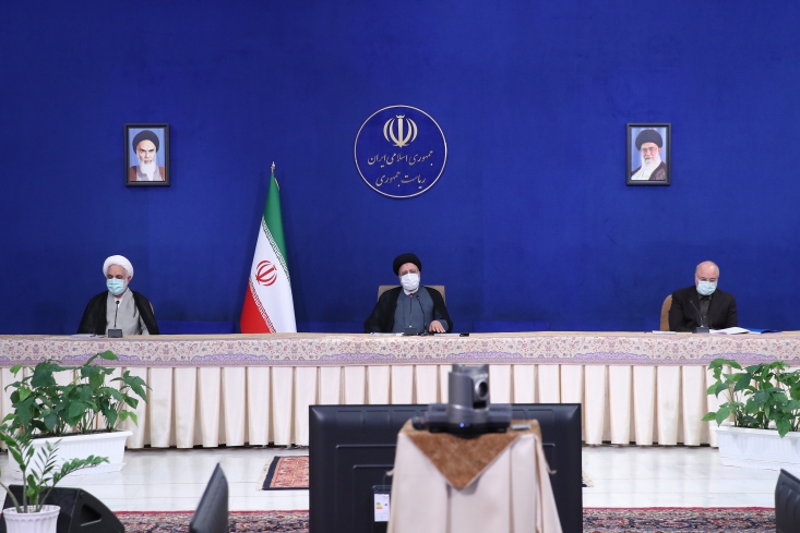 اجرای سند تحول آموزش و پرورش، نقشه جامع علمی و سند مهندسی فرهنگی در اولویت است/ نگاه تحولی در شورا نیازمند ۳ تحول شناختی، نهادی و فرآیندی است/ شورایعالی انقلاب فرهنگی قرارگاه علم و فرهنگ کشور است رئیس جمهور تصریح کرد: شورایعالی انقلاب فرهنگی همواره و به خوبی تحولات فرهنگی و علمی کشور را رصد کرده و به موقع هشدار داده و نسبت به مسائل مختلف کنش و واکنش دقیق داشته است.