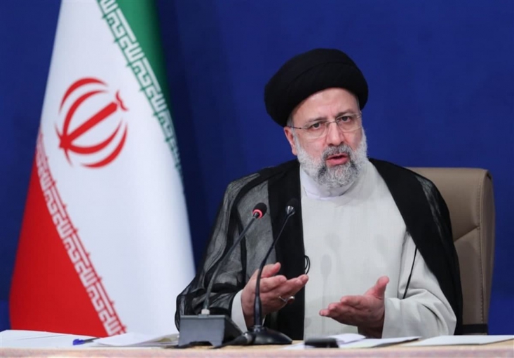 واردات واکسن و عضویت در شانگهای را متوقف بر FATF کرده بودند/ در دولت سیزدهم اتفاقی نیفتاده الا اینکه کشورهای دوست دیدند که نگاه ما صرفا به غرب نیست/ شرق و همسایگان اولویت سیاست خارجی ایران شده است رئیسجمهور گفت: متأسفانه شاهد بودیم که بعضیها واردات واکسن یا حتی پیوستن کشور به سازمان شانگهای را متوقف بر پذیرش FATF کرده بودند و حتی در جلسات رسمی نیز بر موضع خود پافشاری میکردند.