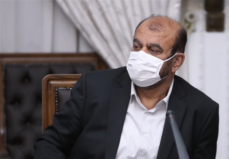 رستم قاسمی: رفاه زائران اربعین خط قرمز است/ با هرگونه گرانفروشی بلیت اربعین برخورد میکنیم/ بازرس ویژه در فرودگاهها مستقر کردهام/ از فردا نظارت میدانی در دفاتر فروش ایجاد خواهد شد بازار پروازهای اربعین امسال بهشدت نابسامان شده است، در این بین انجمن شرکتهای هواپیمایی و مشخصاً دبیر آن دلیل عدم وجود بلیتهای دوطرفه پروازهای اربعین را عدم امکان سایتهای فروش برای این کار اعلام کرده است.