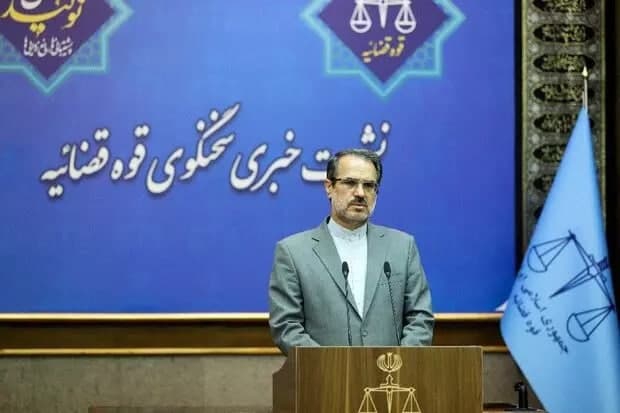 حسین فریدون، دختر نعمتزاده، رضوی و مهدی هاشمی در زندان هستند/ ۲۶ هزار و ۷۰۰ نفر از زندانیان در مرخصی هستند که وابستگی به افراد خاصی ندارند/ بقایی در مرخصی استعلاجی است سخنگوی قوه قضاییه گفت: در شش ماه اخیر ۱۱۰ نفر از زندانیان ما از خارج کشور به زندانهای ما منتقل شدند و ۶ نفر از زندانیان خارجی به خارج از کشور منتقل شدند