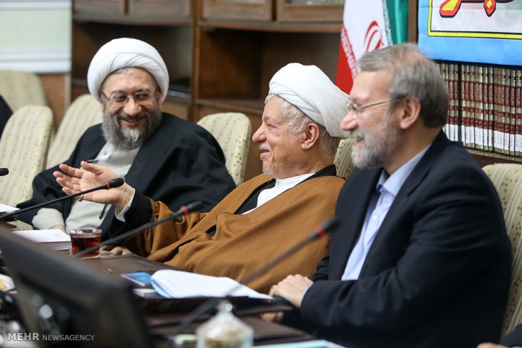 ماجرای غوغای رسانهای درباره اموال مسئولان/ «محرمانگی داراییهای مقامات» میراث کیست؟/ فرصت طلایی مجلس برای اصلاح یک مصوبه قدیمی درج محرمانگی اطلاعات سامانه ثبت اموال مسئولان، مصوبه مجمع تشخیص به ریاست هاشمی رفسنجانی بوده که البته در همان دوره نیز مورد نقد جریان انقلابی قرار گرفته بود.