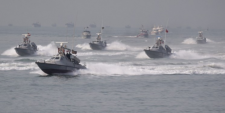 تصاویر مربوط به عملیات برخورد نیروی دریایی سپاه با ناو‌های امریکایی و شکست سرقت دریایی نفت ایران در دریای عمان برای نخستین بار منتشر شد.