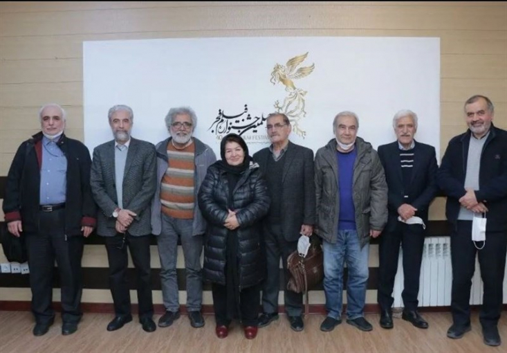 تنوع ژانر و جوانگرایی، شاخصههای ملموس انتخابها در چهلمین جشنواره فیلم فجر هیأت انتخاب چهلمین جشنواره فیلم فجر شب گذشته در حالی به کار خود پایان داد که ۲۲ فیلم توانستند از میان آثار بازبینی شده آنها به رقابت بپردازند.